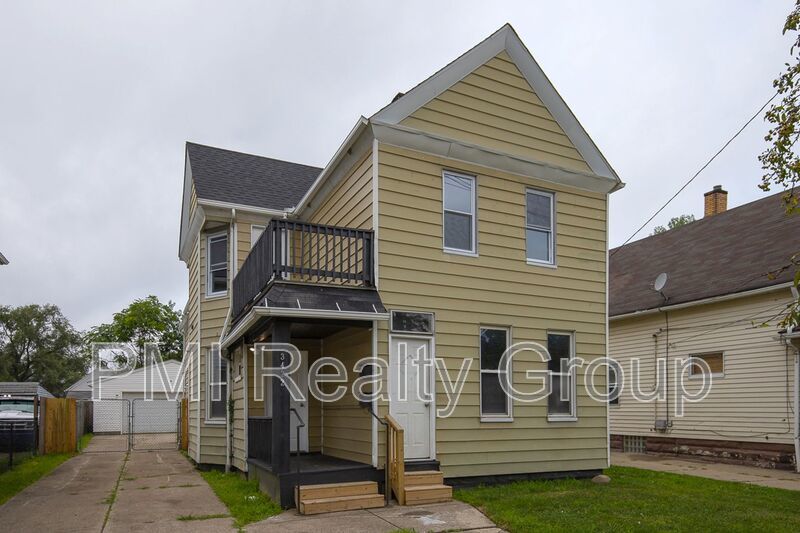 Spacious & Fully Renovated 4-Bedroom Upstairs Unit in Cleveland property image