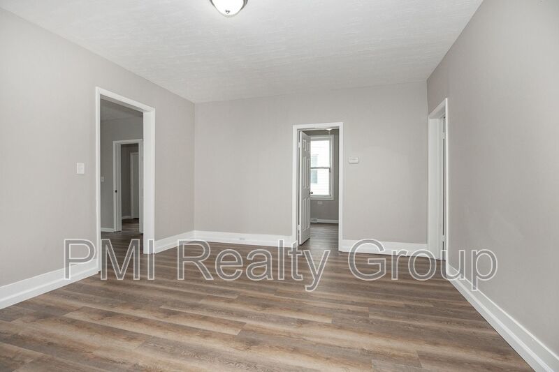 Spacious & Fully Renovated 4-Bedroom Upstairs Unit in Cleveland property image