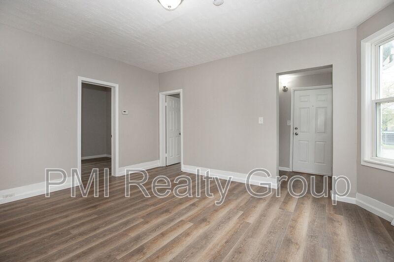 Spacious & Fully Renovated 4-Bedroom Upstairs Unit in Cleveland property image