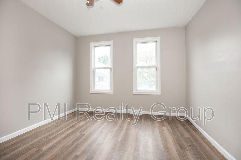 Spacious & Fully Renovated 4-Bedroom Upstairs Unit in Cleveland property image