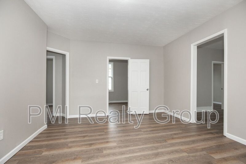 Spacious & Fully Renovated 4-Bedroom Upstairs Unit in Cleveland property image