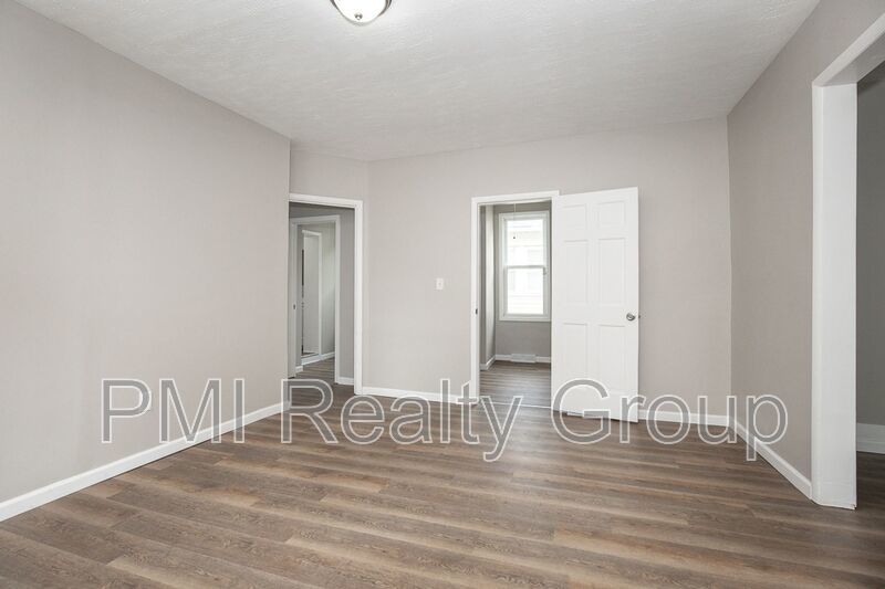 Spacious & Fully Renovated 4-Bedroom Upstairs Unit in Cleveland property image