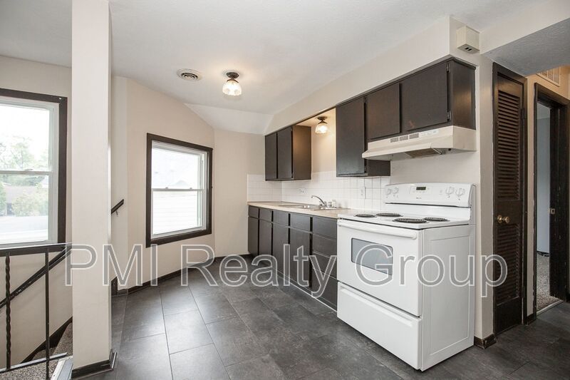 Spacious 3-Bedroom Upper Unit in Fairport Harbor property image