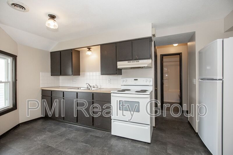 Spacious 3-Bedroom Upper Unit in Fairport Harbor property image