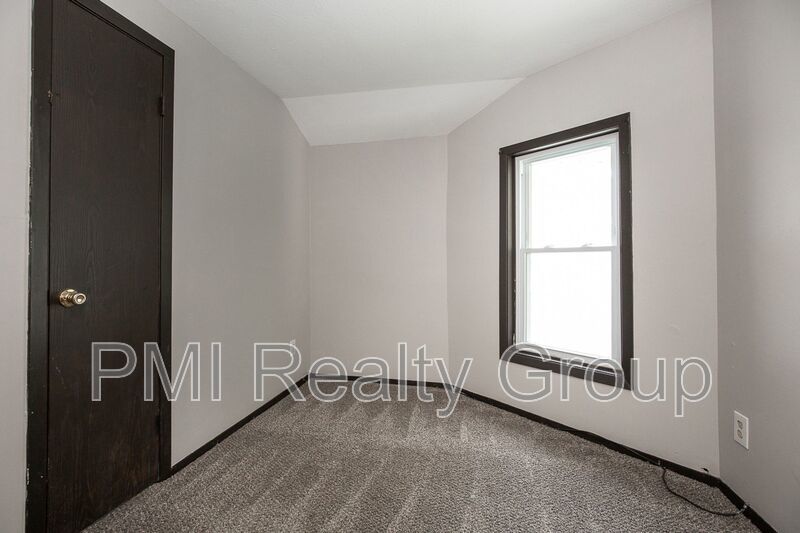 Spacious 3-Bedroom Upper Unit in Fairport Harbor property image