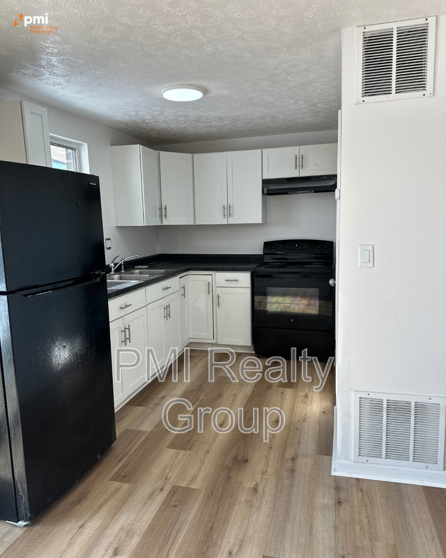3 Bed 1 Bath Apartment for Rent in Warren, OH | Hidden Village TownHomes property image