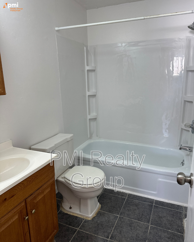 3 Bed 1 Bath Apartment for Rent in Warren, OH | Hidden Village TownHomes property image