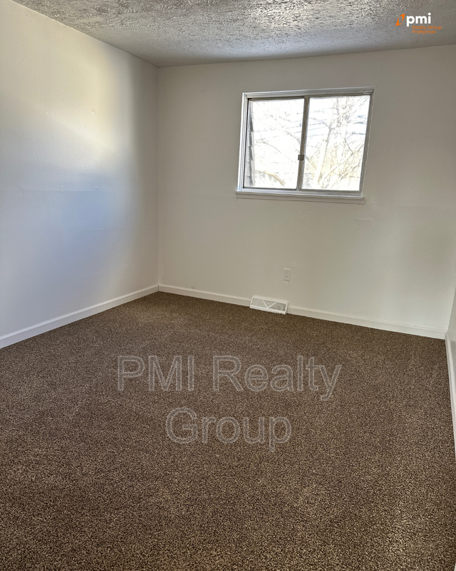 3 Bed 1 Bath Apartment for Rent in Warren, OH | Hidden Village TownHomes property image