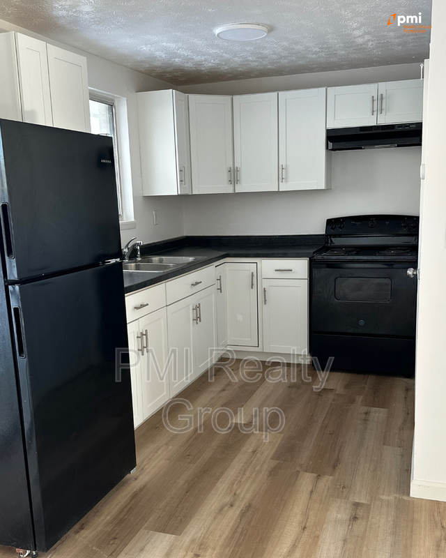 3 Bed 1 Bath Apartment for Rent in Warren, OH | Hidden Village TownHomes property image