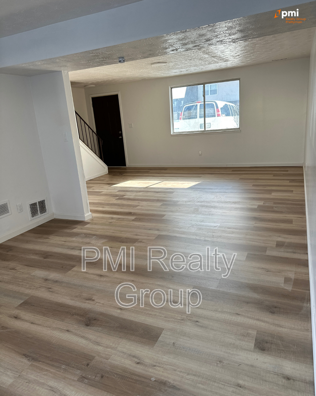 3 Bed 1 Bath Apartment for Rent in Warren, OH | Hidden Village TownHomes property image