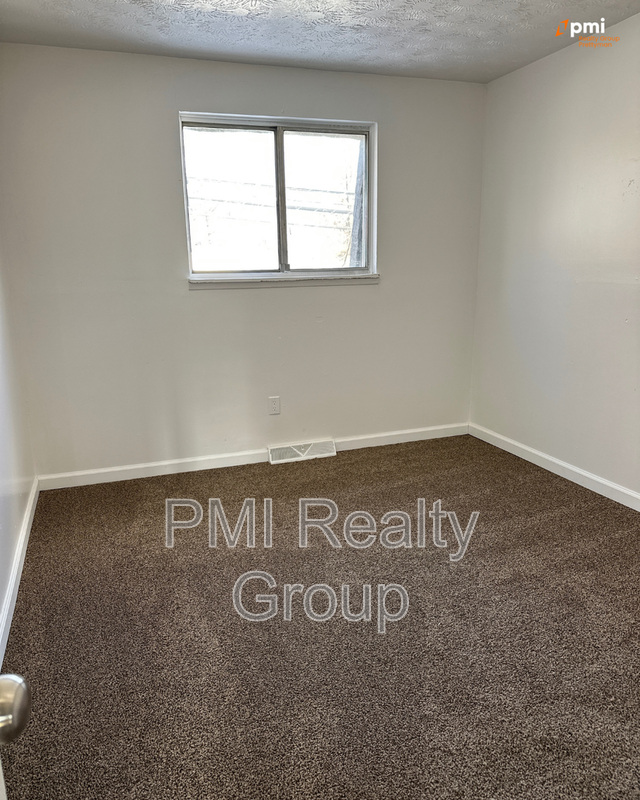 3 Bed 1 Bath Apartment for Rent in Warren, OH | Hidden Village TownHomes property image