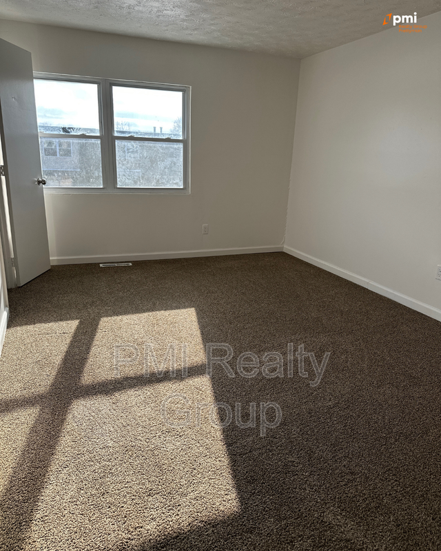 3 Bed 1 Bath Apartment for Rent in Warren, OH | Hidden Village TownHomes property image