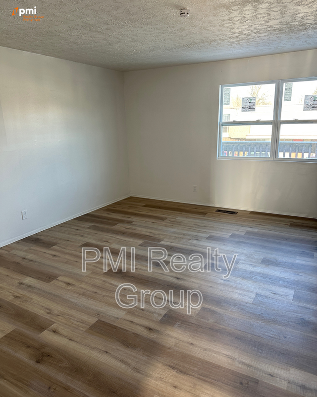 Spacious 3 Bedroom 1 Bath Apartment in Warren, OH | Hidden Village TownHomes property image