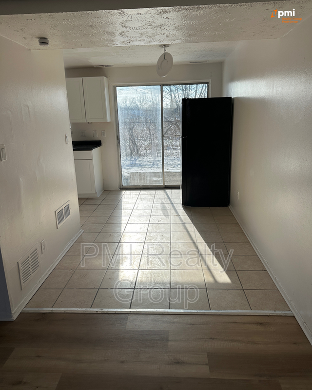 Spacious 3 Bedroom 1 Bath Apartment in Warren, OH | Hidden Village TownHomes property image
