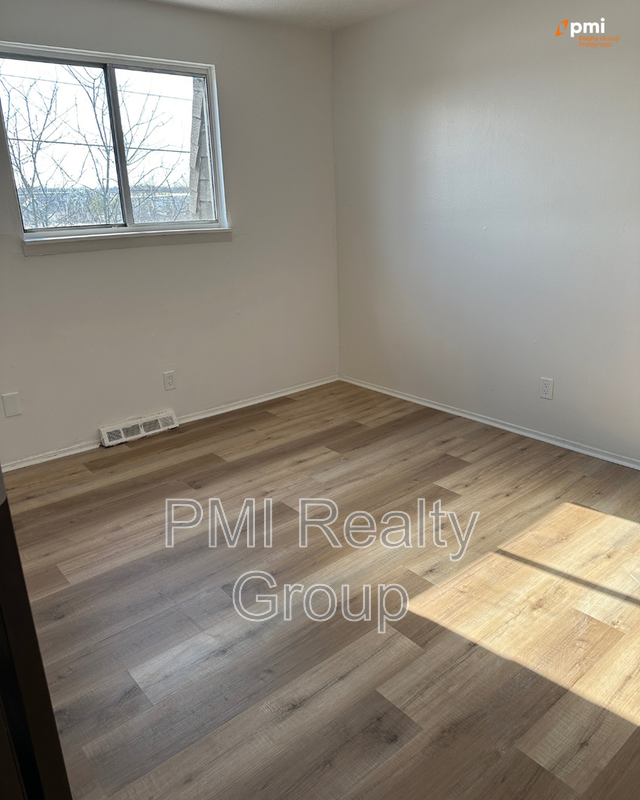 Spacious 3 Bedroom 1 Bath Apartment in Warren, OH | Hidden Village TownHomes property image