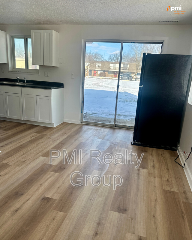 2 Bed 1 Bath Apartment for Rent in Warren, OH | Hidden Village TownHomes property image