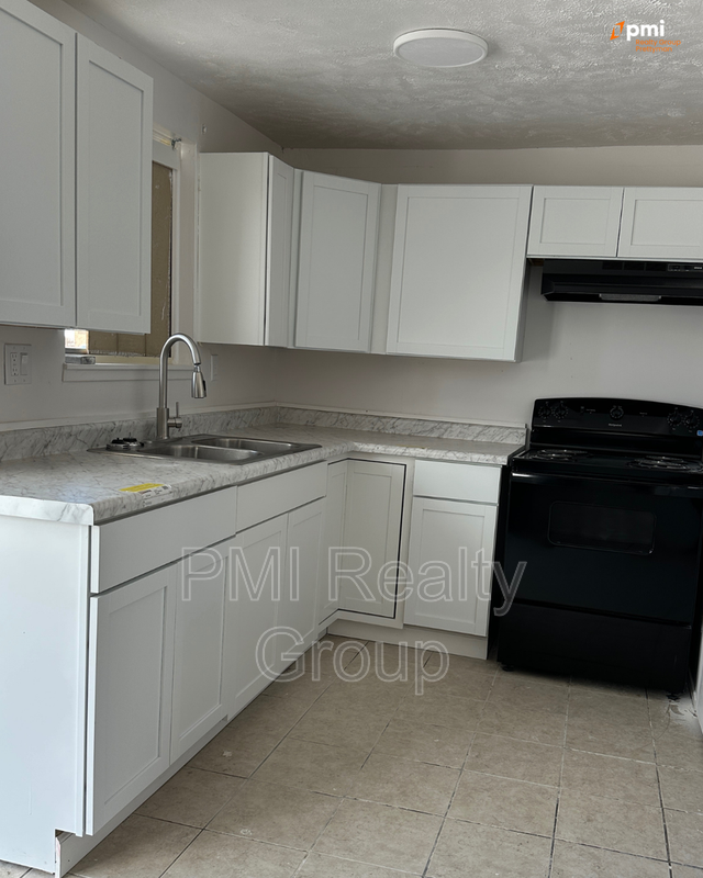2 Bed 1 Bath Apartment for Rent in Warren, OH | Hidden Village TownHomes property image