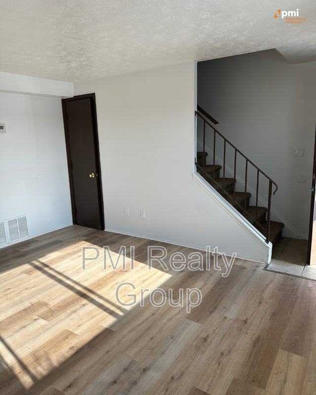 2 Bed 1 Bath Apartment for Rent in Warren, OH | Hidden Village TownHomes property image