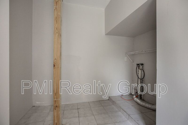 Renovated 2-Bedroom Duplex Unit with Private Parking property image