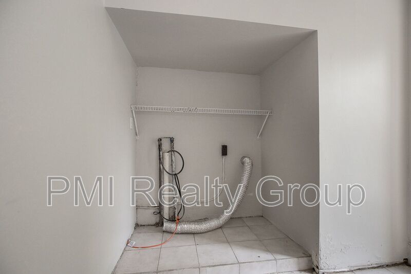 Renovated 2-Bedroom Duplex Unit with Private Parking property image