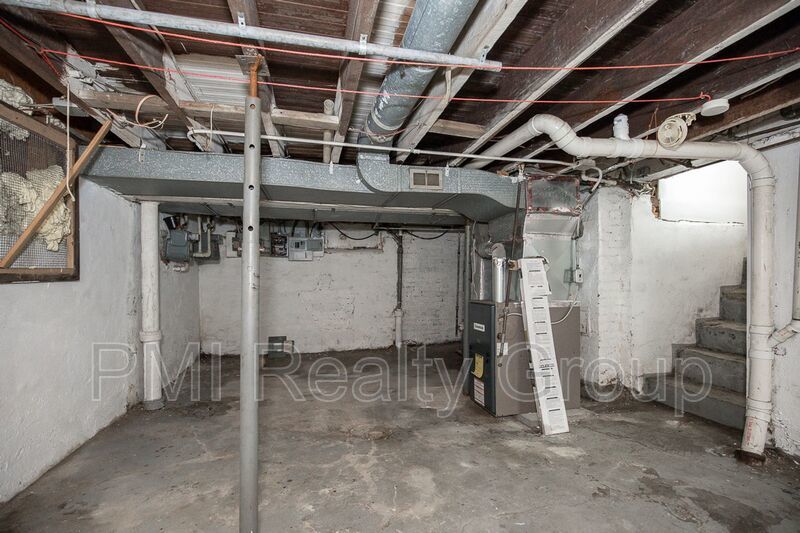 Renovated 2-Bedroom Duplex Unit with Private Parking property image