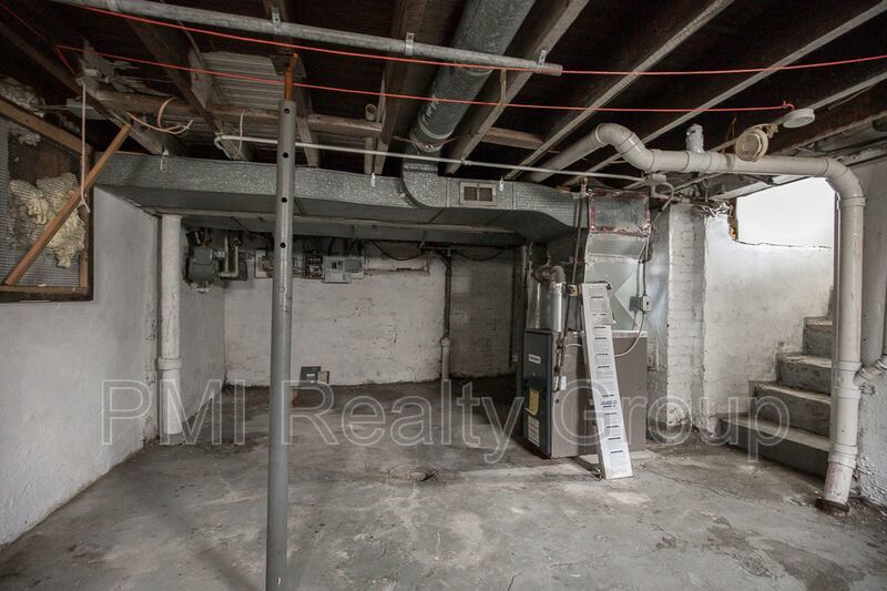 Renovated 2-Bedroom Duplex Unit with Private Parking property image