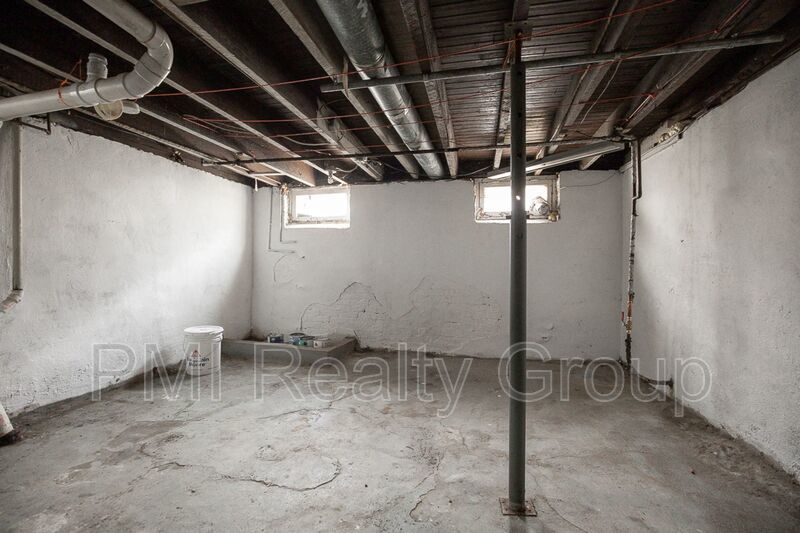 Renovated 2-Bedroom Duplex Unit with Private Parking property image
