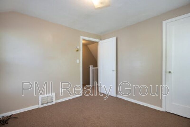 Charming 2-Bedroom Retreat with Modern Comforts on Treadwell Avenue property image