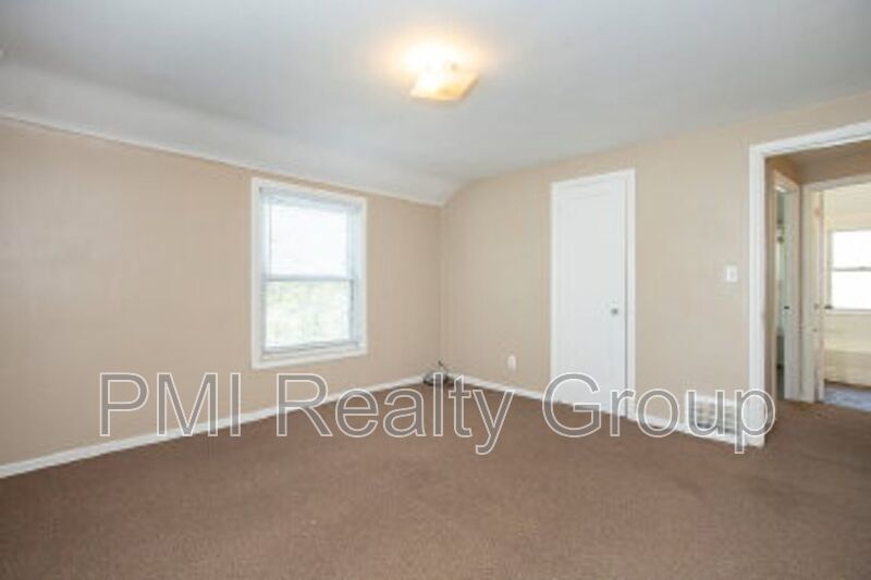Charming 2-Bedroom Retreat with Modern Comforts on Treadwell Avenue property image