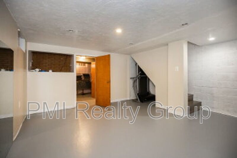 Charming 2-Bedroom Retreat with Modern Comforts on Treadwell Avenue property image