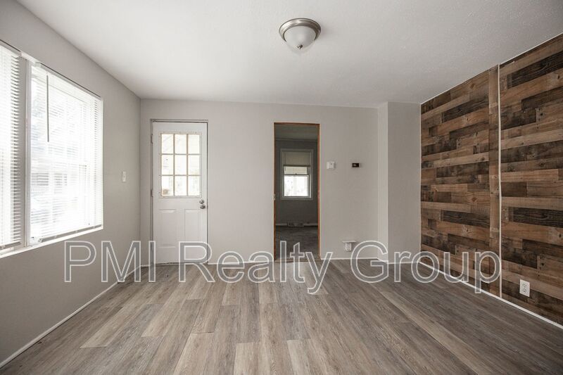 Well-Located 2-Bedroom Lower Unit Near Cleveland Amenities property image