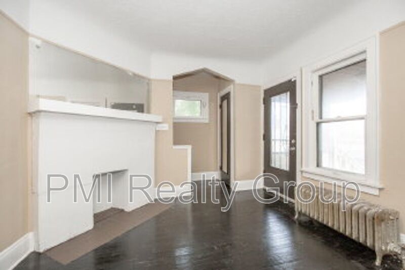 Spacious 5-Bedroom Home Retreat at 888 Evangeline Rd, Cleveland – Comfort Meets Convenience property image