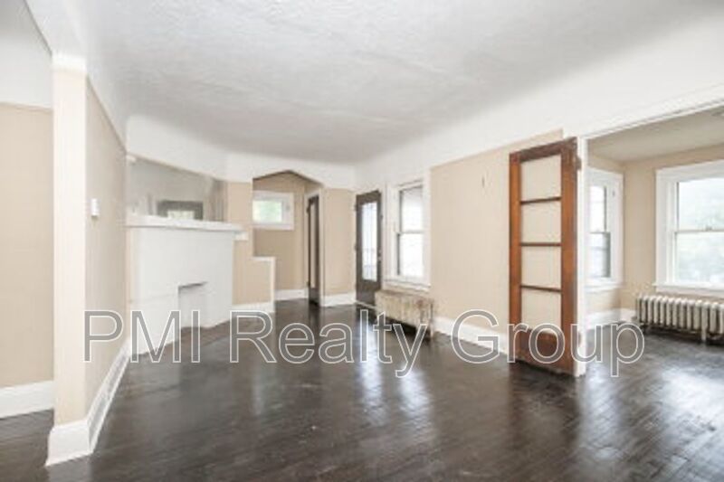Spacious 5-Bedroom Home Retreat at 888 Evangeline Rd, Cleveland – Comfort Meets Convenience property image