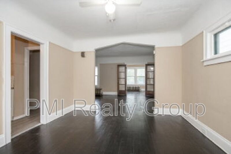 Spacious 5-Bedroom Home Retreat at 888 Evangeline Rd, Cleveland – Comfort Meets Convenience property image