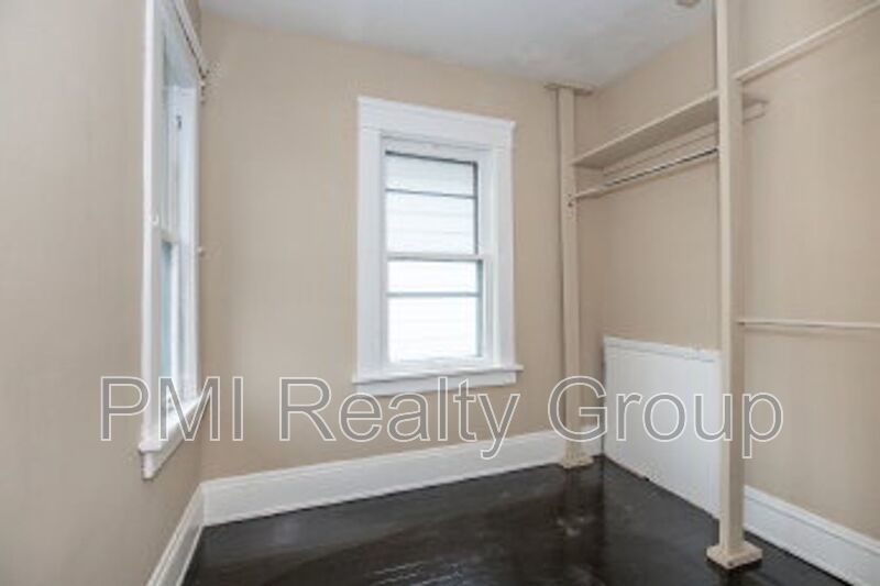 Spacious 5-Bedroom Home Retreat at 888 Evangeline Rd, Cleveland – Comfort Meets Convenience property image