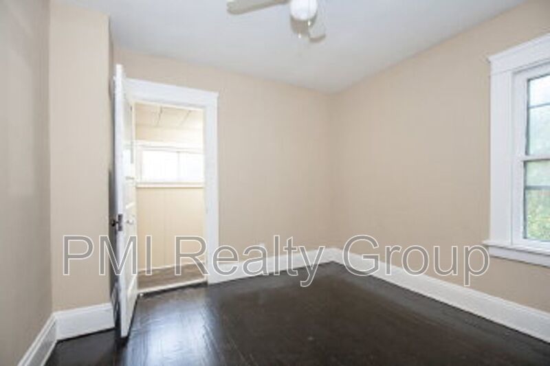 Spacious 5-Bedroom Home Retreat at 888 Evangeline Rd, Cleveland – Comfort Meets Convenience property image