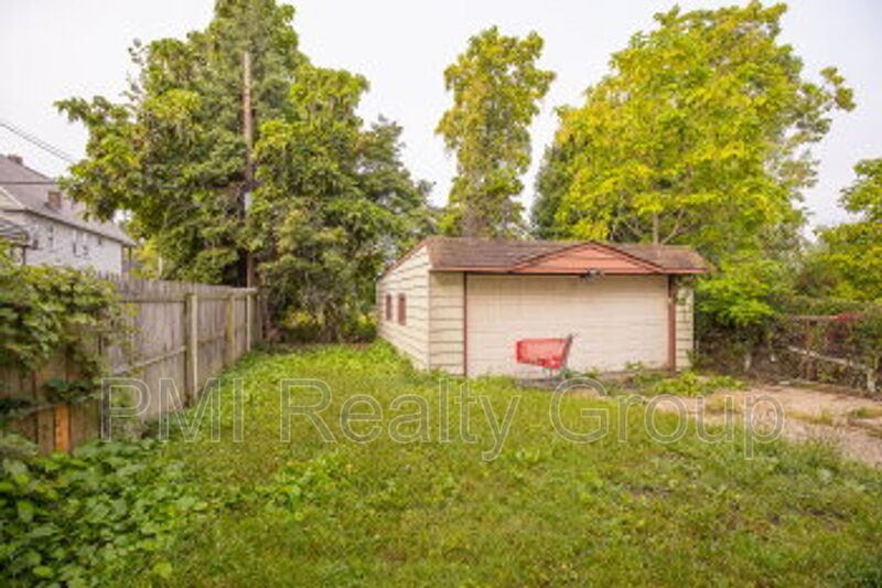 Spacious 5-Bedroom Home Retreat at 888 Evangeline Rd, Cleveland – Comfort Meets Convenience property image